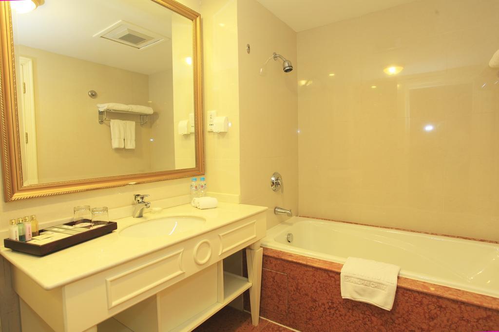 Shanghai Eiffelton Hotel Room photo