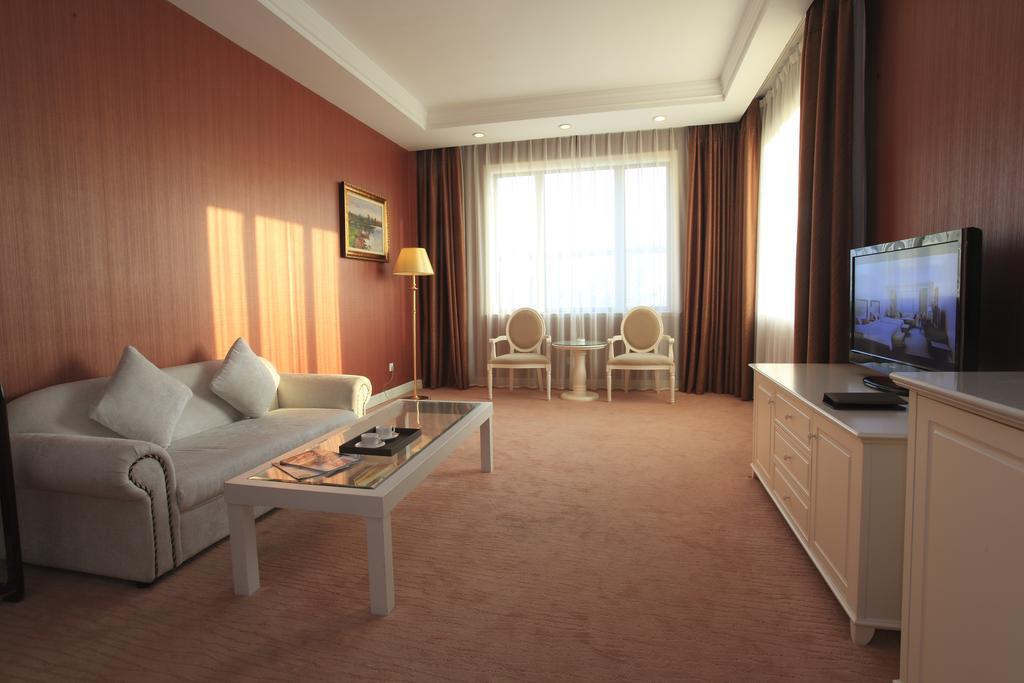 Shanghai Eiffelton Hotel Exterior photo