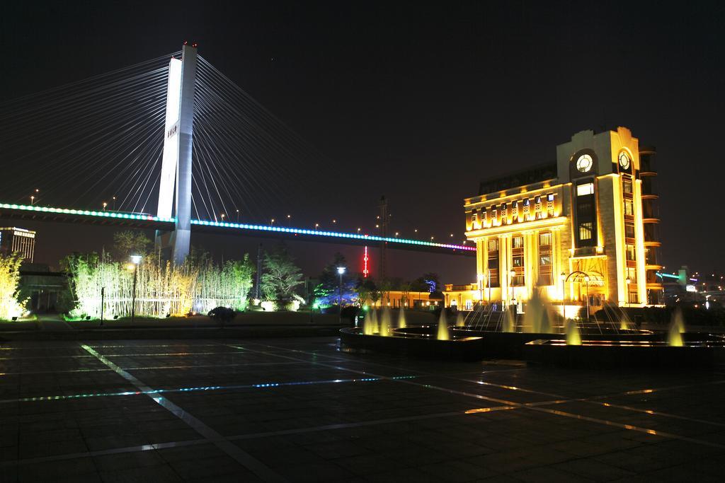Shanghai Eiffelton Hotel Exterior photo